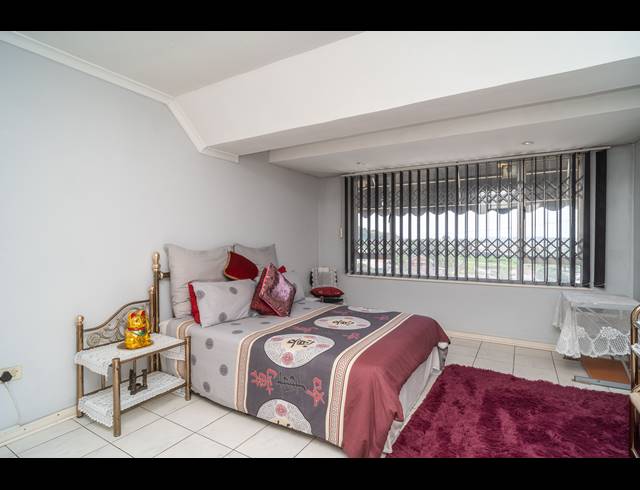 4 BEDROOM HOUSE FOR SALE IN SYDENHAM